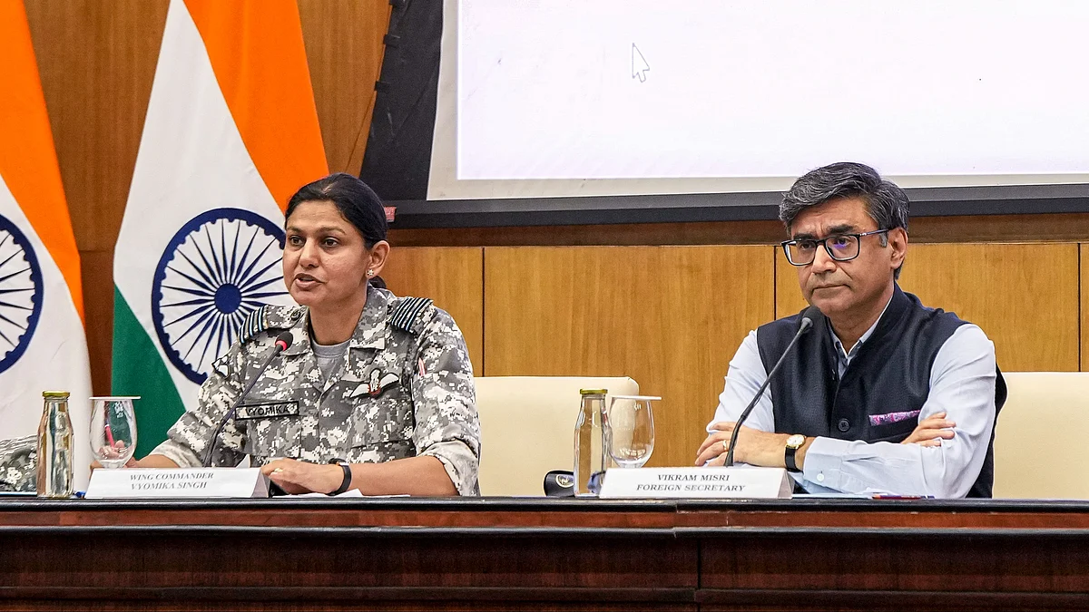 <div class="paragraphs"><p>'Pak Moving Forces to Forward Areas, India Remains Highly Ready': Govt</p></div>