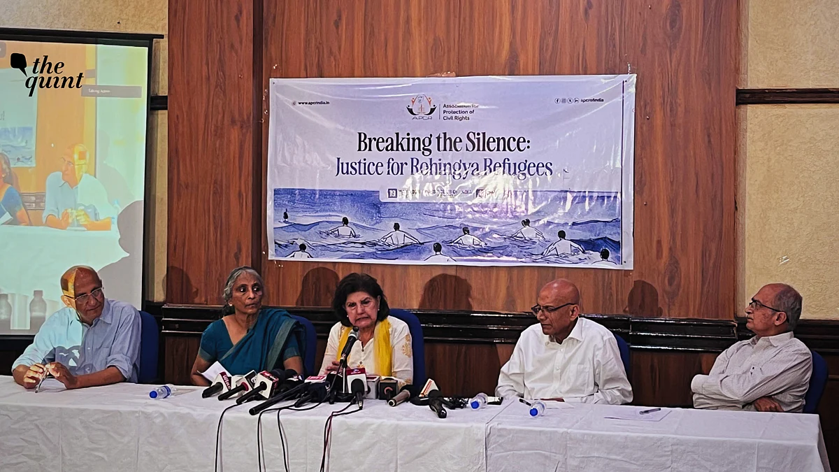 <div class="paragraphs"><p>Journalists and lawyers advocated for Rohingya refugees and condemned the recent deportation wherein they were 'thrown' in the sea.</p></div>
