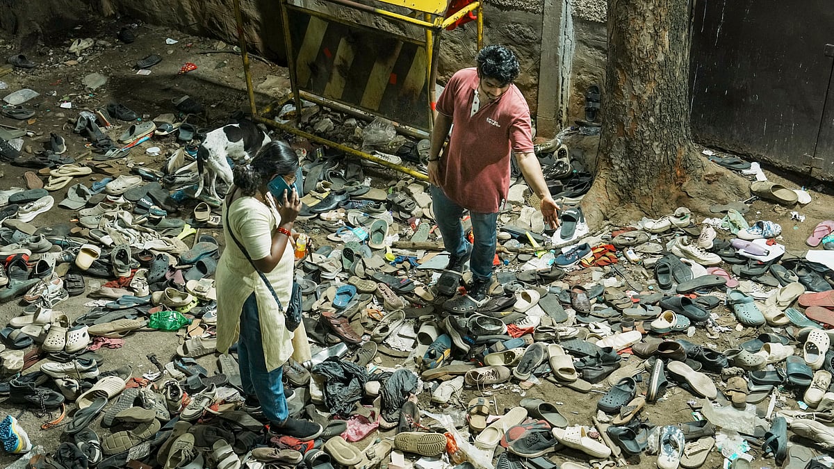 <div class="paragraphs"><p>Footwears lie on the ground outside the Chinnaswamy Stadium following a stampede after a large number of fans gathered for the felicitation of IPL 2025 winning Royal Challengers Bengaluru team, in Bengaluru, Karnataka, Wednesday, June 4, 2025. At least 11 people were killed and 33 others suffered injuries in the incident.</p></div>