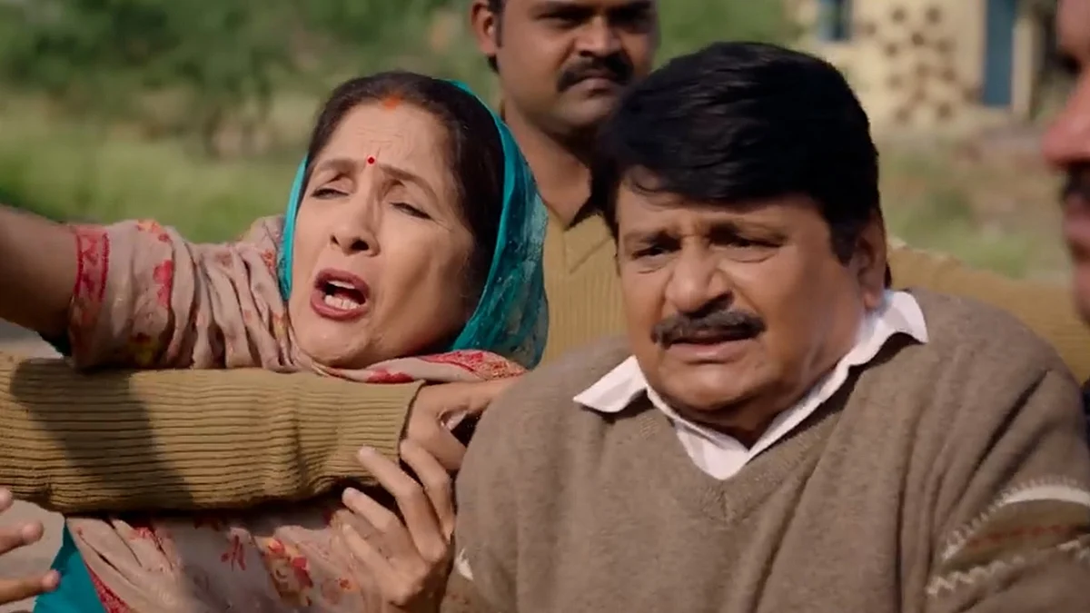 <div class="paragraphs"><p>Neena Gupta and Raghubir Yadav in a still from <em>Panchayat</em> season 4&nbsp;</p></div>