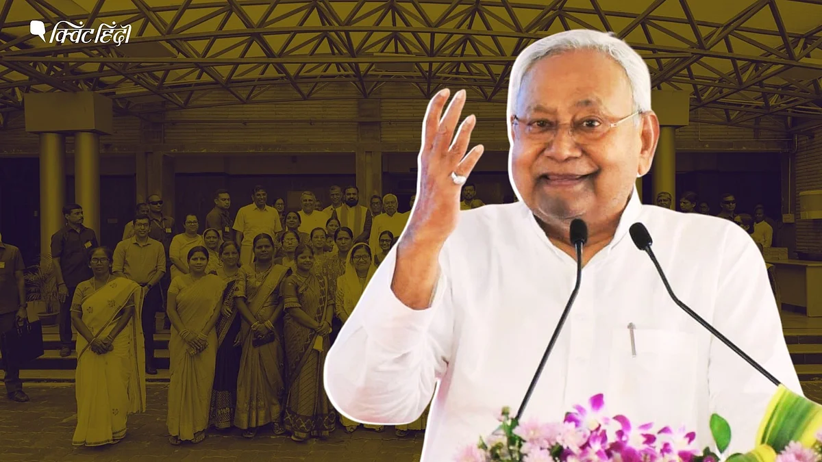 <div class="paragraphs"><p>बिहार सीएम नीतीश कुमार ने सामाजिक सुरक्षा पेंशन 400 से बढ़ाकर 1100 रुपये करने का ऐलान किया है.</p></div>