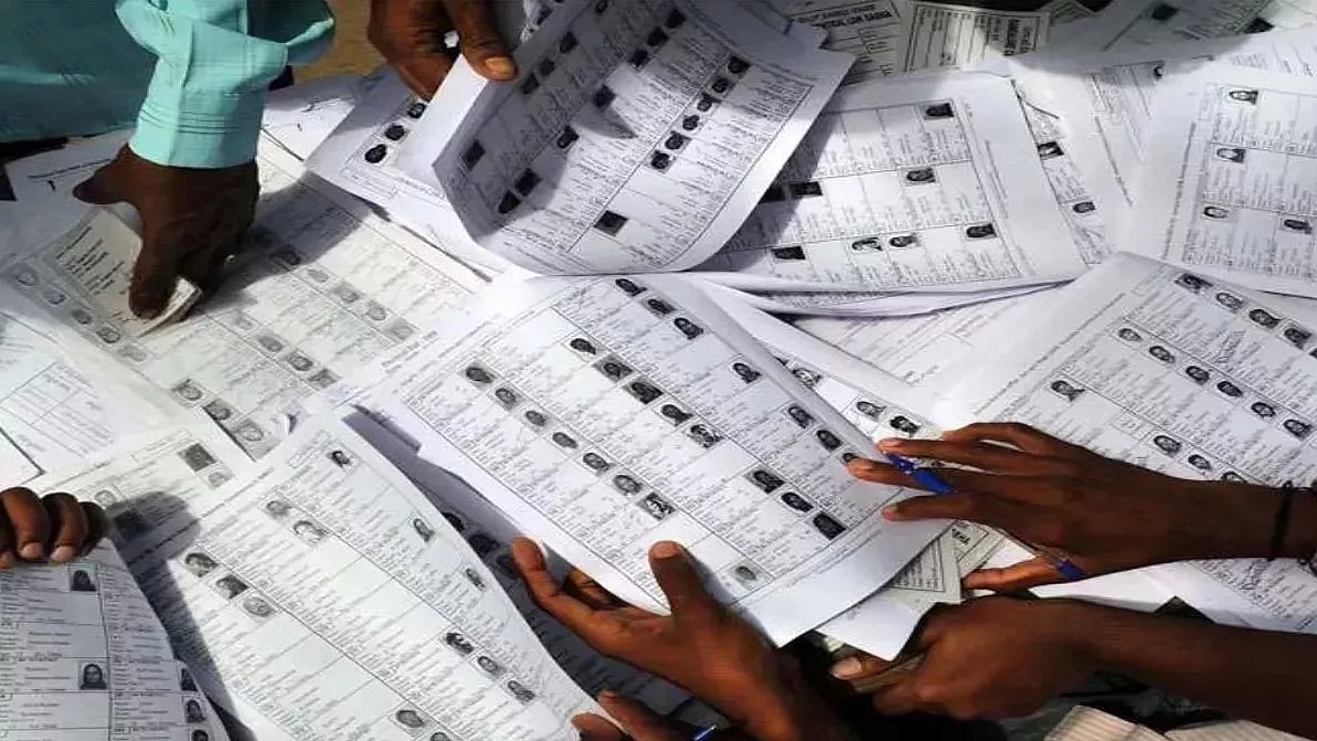 <div class="paragraphs"><p>ECI's final Bihar voter list cuts 68.5 lakh names. Total electors down to 7.42 crore.</p></div>
