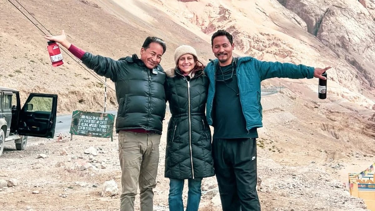 <div class="paragraphs"><p>'Which Anti-National Builds Homes for Jawans?': Sonam Wangchuk's Wife Hits Back After His Arrest</p></div>
