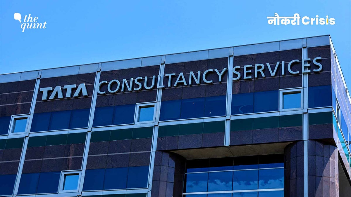 <div class="paragraphs"><p>Tata Consultancy Services (TCS), India's largest IT services provider, has downsized its workforce by more than 19,700 employees on a net basis in the second quarter (July to September) of FY 2025-26.</p></div>