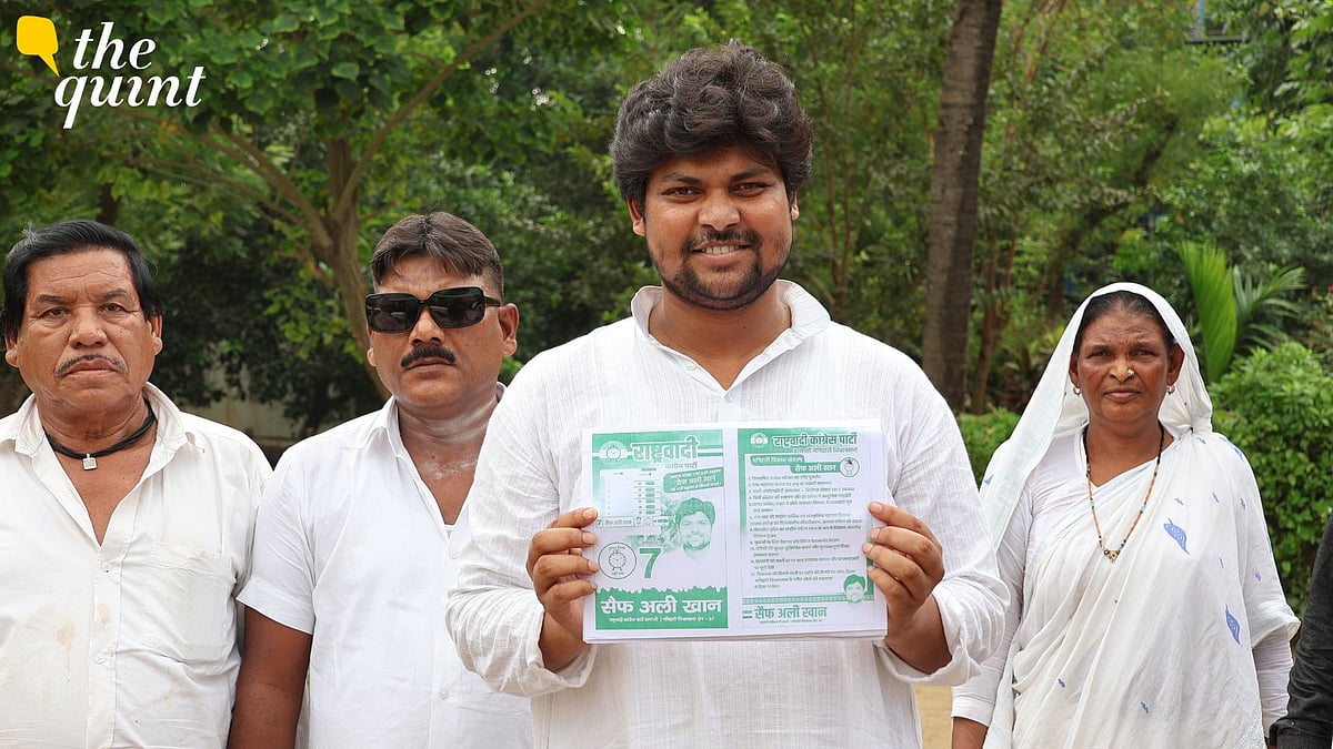 <div class="paragraphs"><p>NCP candidate from Manihari (ST) constituency, Saif Ali Khan, displays his election manifesto.</p></div>