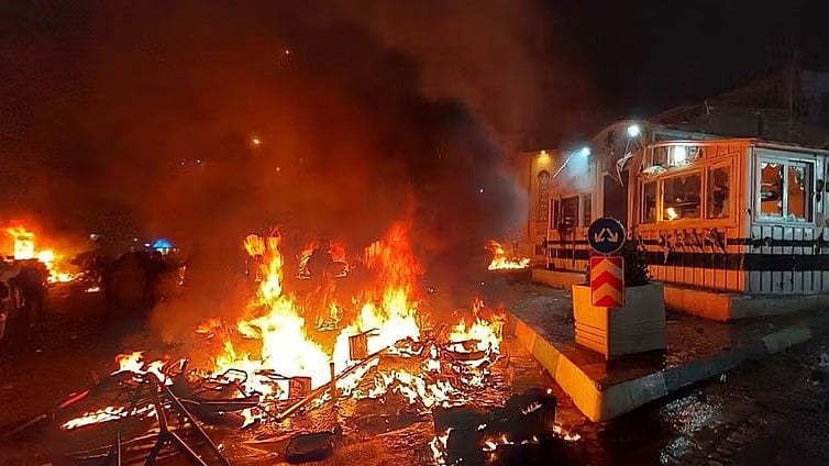 <div class="paragraphs"><p>The last 24 hours have seen a dramatic escalation, with internet shutdowns imposed and security officials using tear gas and other means against demonstrators protesting against the falling value of the rial.&nbsp;</p></div>