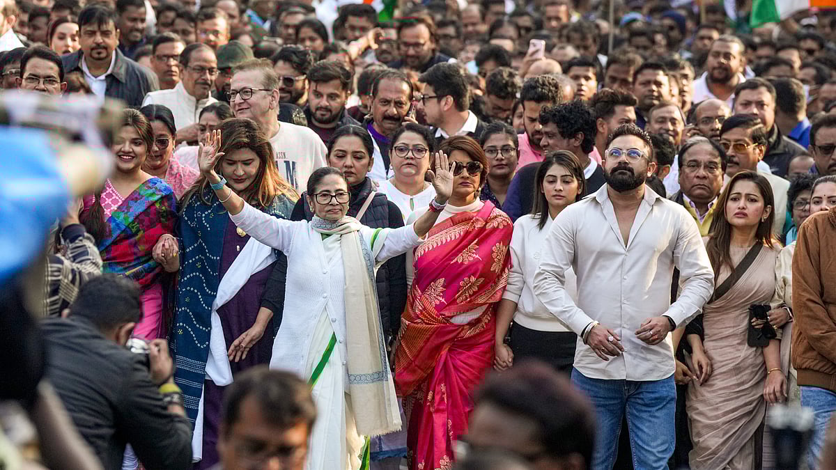 <div class="paragraphs"><p>TMC And I-PAC Move Calcutta High Court After ED Raids</p></div>