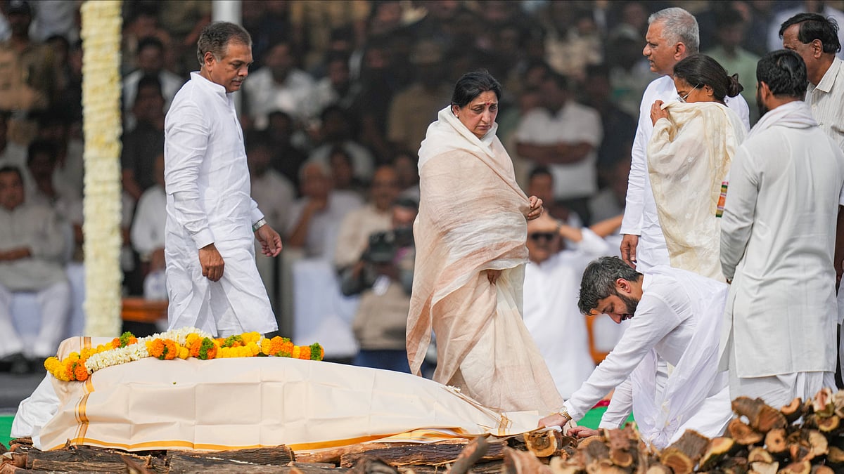 <div class="paragraphs"><p>'Larger Public Sentiment': NCP Talks Sunetra Pawar as Dy CM After Ajit’s Death</p></div>