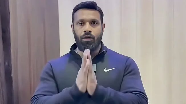 <div class="paragraphs"><p>'Right Thing to Do': Deepak Firm Over Shielding Muslim Shopkeeper in Uttarakhand</p></div>