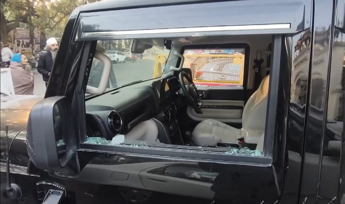 <div class="paragraphs"><p>AAP Leader Lucky Oberoi Shot Dead In Car Outside Jalandhar Gurdwara</p></div>