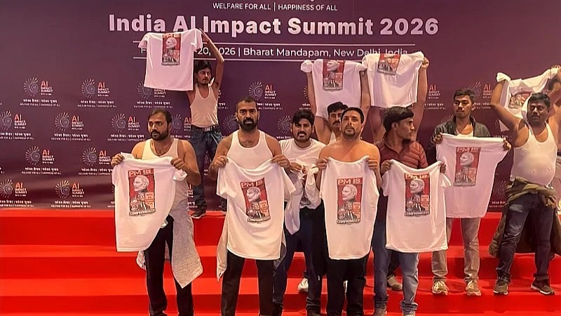 <div class="paragraphs"><p>'Disgraceful': BJP Slams Youth Congress' Shirtless Protest at AI Summit</p></div>