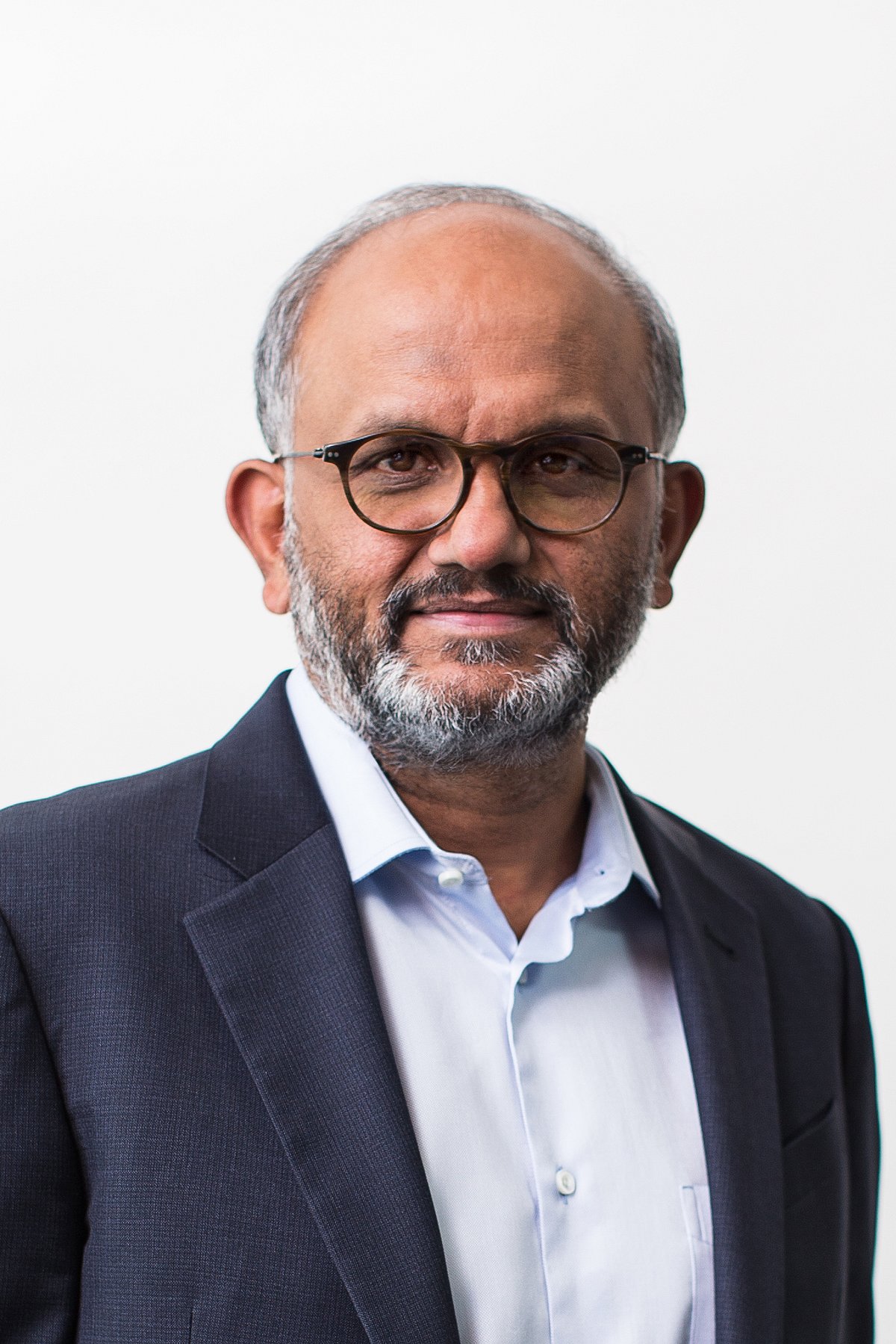<div class="paragraphs"><p>Shantanu Narayen Resigns After Transforming Adobe Over 18 Years</p></div>