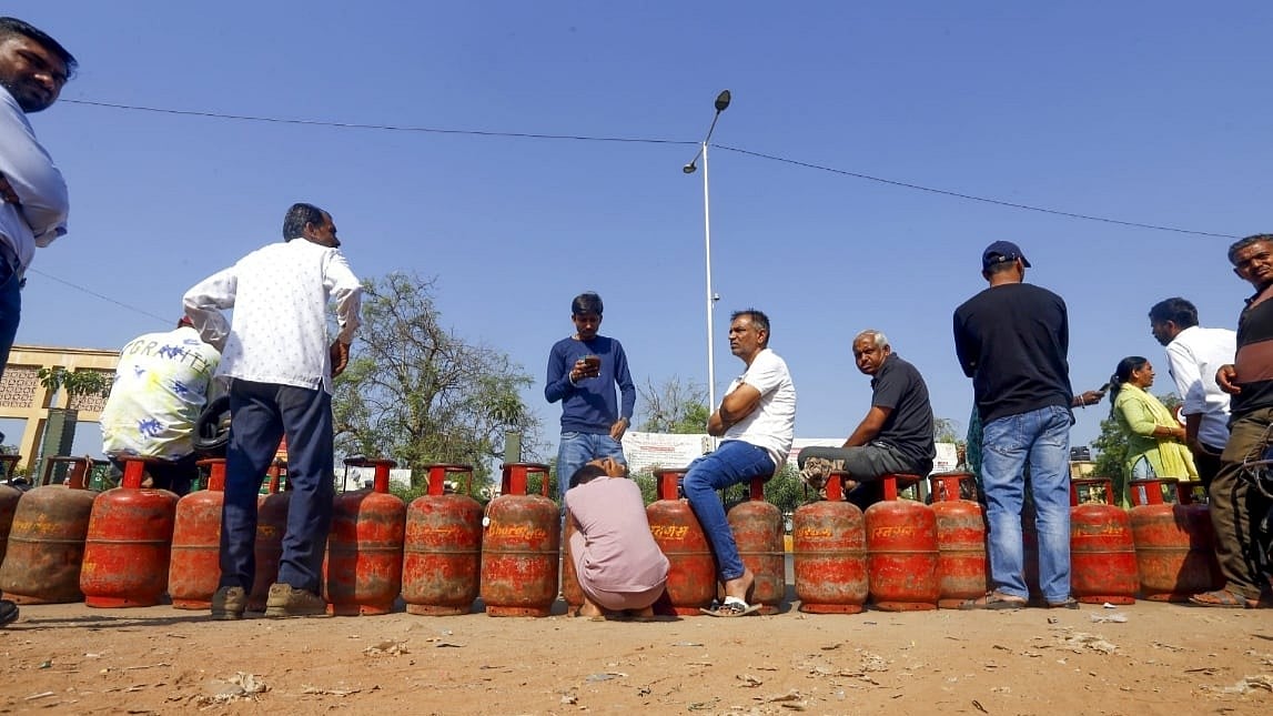 <div class="paragraphs"><p>Amid LPG Shortage in India, Black Market Prices Surge To Rs 500 Per Kg</p></div>
