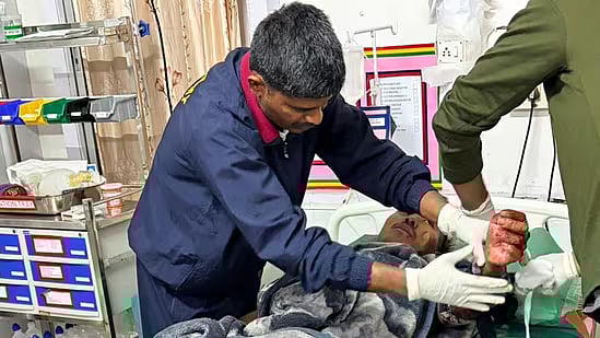 <div class="paragraphs"><p>Four Commandos Injured In Assam Police Camp Attack</p></div>