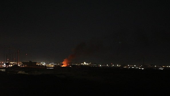 <div class="paragraphs"><p>Kuwait Airport Fuel Tanks Hit in Suspected Iranian Drone Strike, No Casualties</p></div>