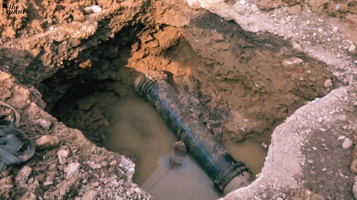 <div class="paragraphs"><p>Hundreds Fall Sick in Jaipur After Sewage Water 'Mixes' With Drinking Water </p></div>