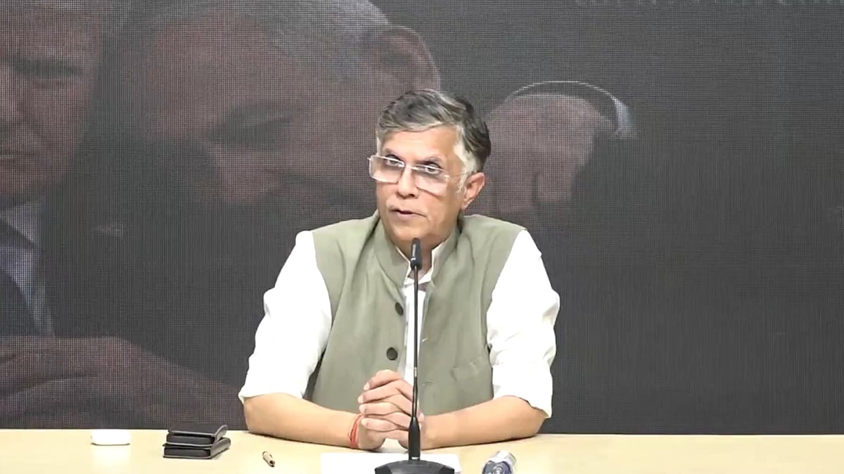 <div class="paragraphs"><p>Politician Pawan Khera</p></div>