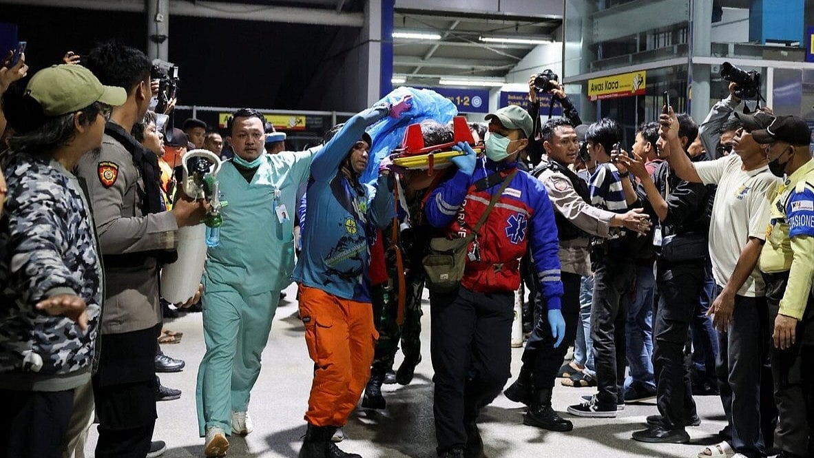 <div class="paragraphs"><p>Indonesia Train Collision Leaves 14 Dead, Dozens Injured; Rescue Efforts Ongoing</p></div>