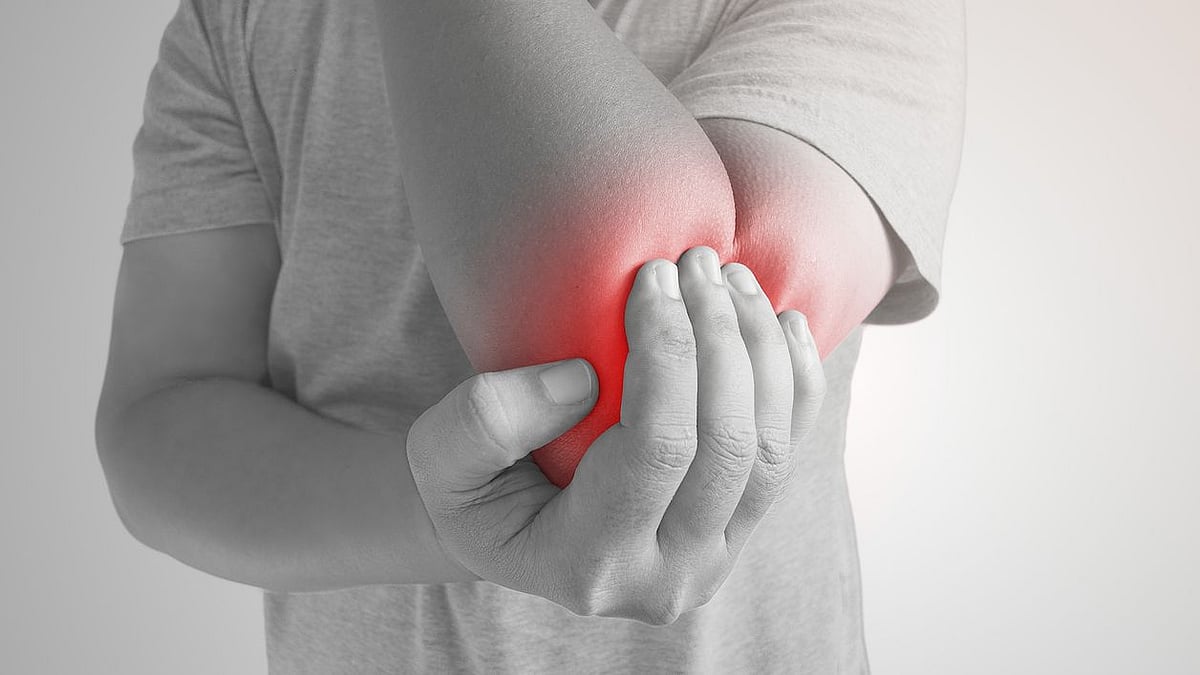 Tennis elbow, painful chronic condition that affect job performance and quality of life, can be effectively treated without surgery, scientists say.