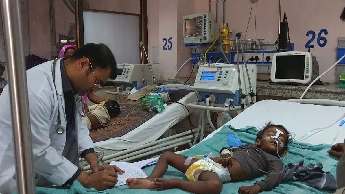एईएस पीड़ित बच्चे मानसिक रूप से बीमार हो सकते हैं या उनके शरीर का कोई अंग प्रभावित हो सकता है.