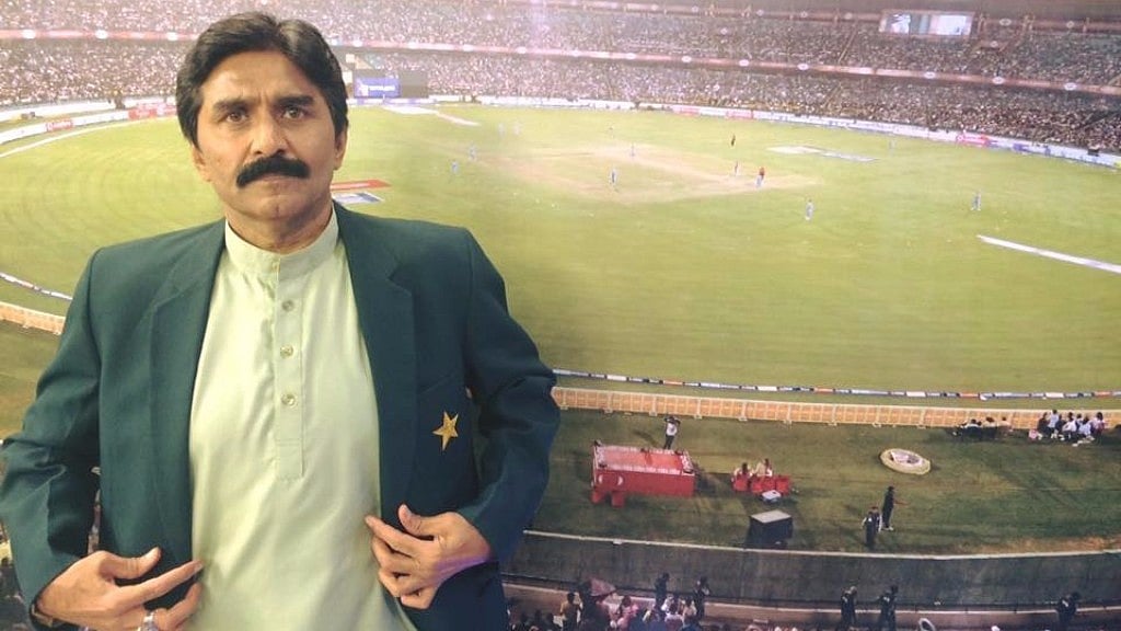 Javed Miandad Criticises BCCI For Planning to Bar Pakistan From WC