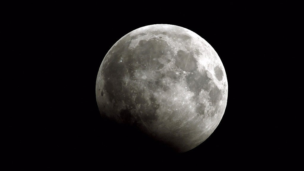 Stunning Photos of the Partial Lunar Eclipse