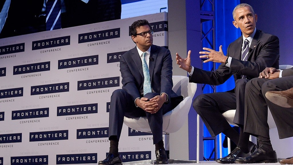 Amazon’s Jeff Bezos, Berkshire Chairman and CEO Warren Buffett and ...