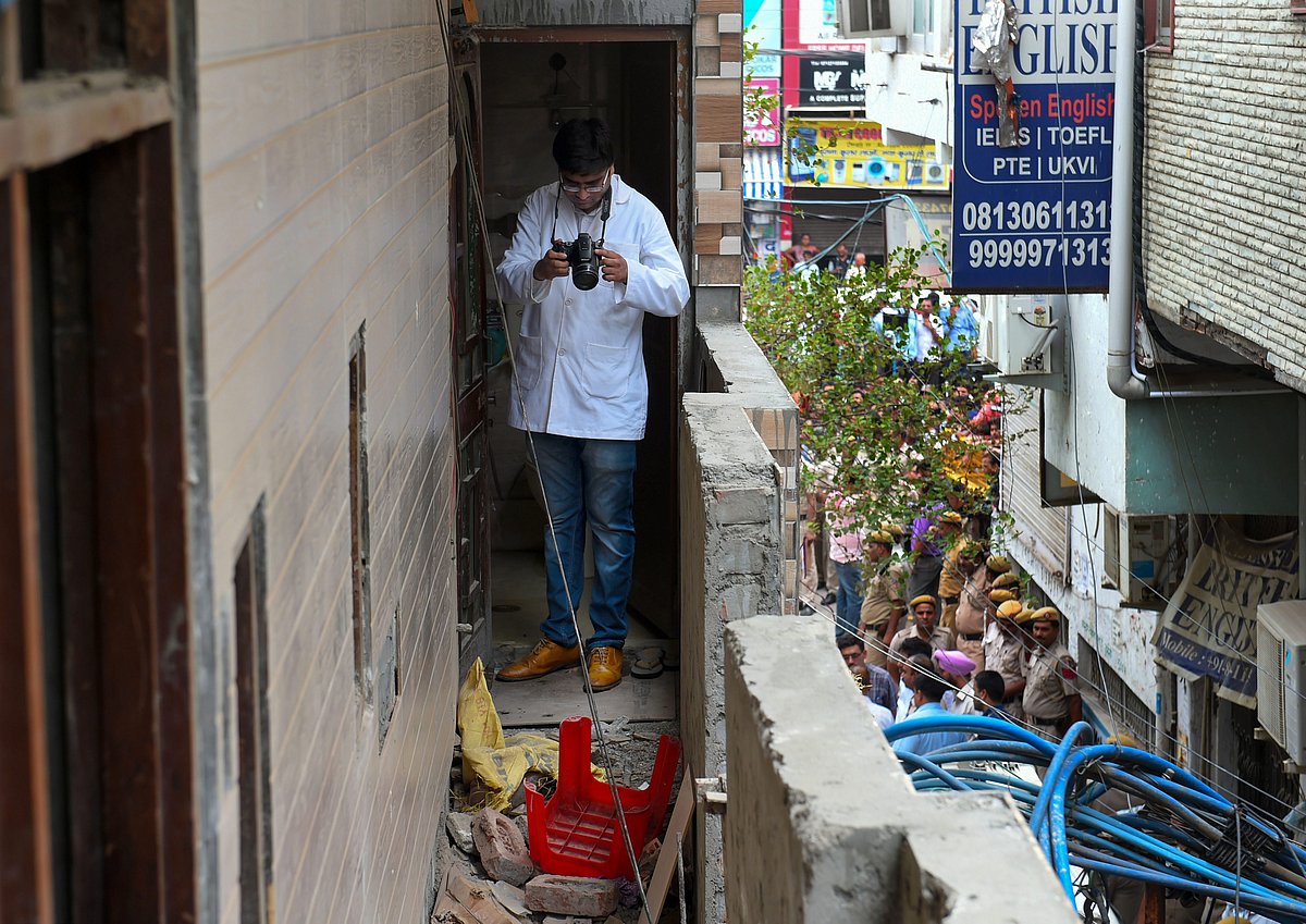 11 Family Members Found Dead in Delhi’s Burari, Murder Case Filed