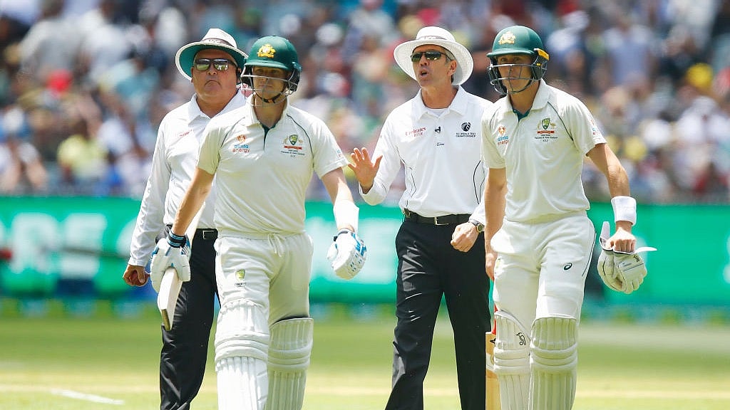 Steve Smith Involved in Heated Spat with Umpire Nigel Llong