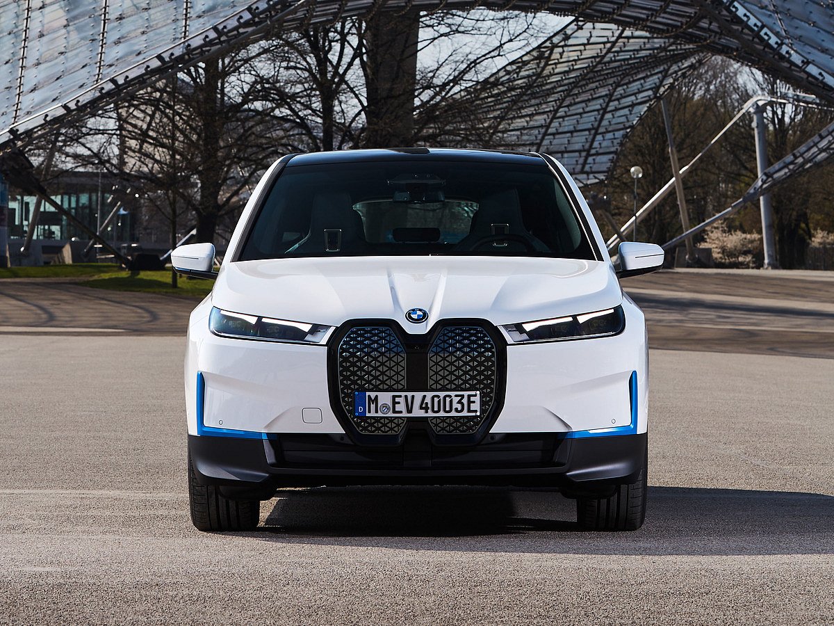 BMW iX Electric Car Launched in India: Check Price, Features, and ...