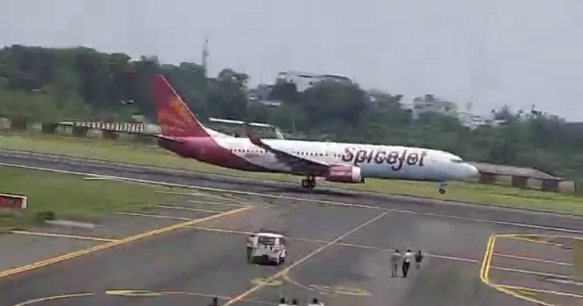 ‘Bird Directly Hit Engine, Resulted in Smoke, Flames’: SpiceJet ...