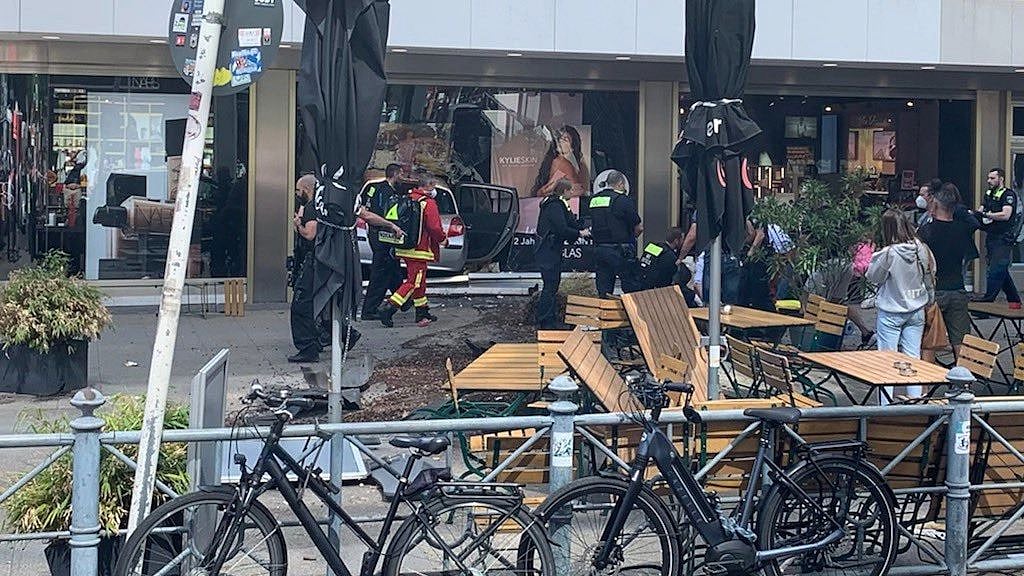 1 Dead & 30 Injured as Car Ploughs Into Crowd in Berlin