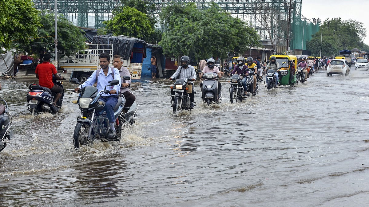 7 Dead, 9k Evacuated as Heavy Rains Lash Gujarat; 83 Dead in ...