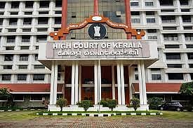 ആശ വർക്കർമാരുടെ സമരപ്പന്തൽ പൊളിച്ച പൊലീസ് കണ്ണൂരിലെ സി.പി.എം പരിപാടി കണ്ടില്ലേയെന്ന് ഹൈകോടതി