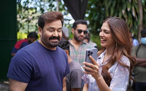  'ഹൃദയപൂര്‍വം' സെറ്റ് വീടുപോലെ, എന്തൊരു മാസമായിരുന്നു അത് ;കുറിപ്പുമായി മാളവിക
