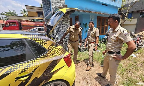 മോട്ടോർ വാഹന നിയമങ്ങൾ ലംഘിച്ച് രൂപമാറ്റം വരുത്തിയ കാർ പിടികൂടി 20,000 പിഴയിട്ടു
