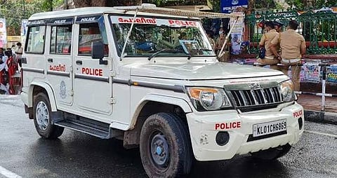 പി.​വി. അ​ൻ​വ​റി​ന് വി​വ​രം ചോ​ർ​ത്തി ന​ൽ​കി; ഡി​വൈ​എ​സ്‌​പി​ക്ക് സ​സ്പെ​ൻ​ഷ​ൻ
