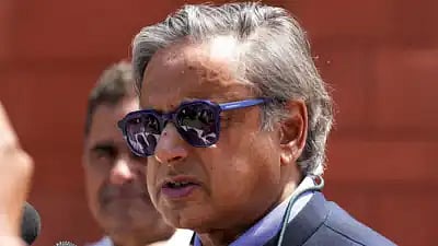 Shashi Tharoor to continue as Chairman of Parliamentary Standing Committee on External Affairs