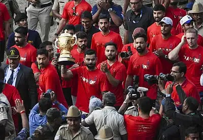 Stampede : 'ഹൃദയം തകർന്നു': RCB കിരീടാഘോഷത്തിനിടെ ഉണ്ടായ ദുരന്തത്തിൽ പ്രതികരിച്ച് വിരാട് കോഹ്‌ലി