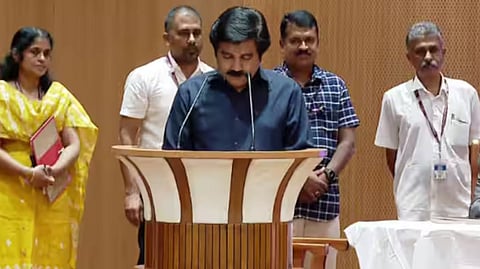 Aryadan Shoukath : 'ജനങ്ങളോടൊപ്പം ഉണ്ടാകും': ദൈവ നാമത്തിൽ സത്യപ്രതിജ്ഞ ചെയ്ത് ആര്യാടൻ ഷൗക്കത്ത്, ചടങ്ങിൽ മുഖ്യമന്ത്രിയും പ്രതിപക്ഷ നേതാവും