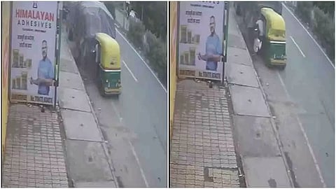 autorickshaw hitting a lorry 