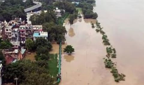 Refugees : മഴക്കെടുതിയും കുടിയിറക്കൽ ഭീഷണിയും : വലഞ്ഞ് ഡൽഹിയിലെ ആയിരക്കണക്കിന് അഭയാർത്ഥികൾ