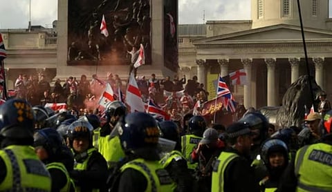 London : കുടിയേറ്റത്തിന് എതിരായ തീവ്ര വലതുപക്ഷ റാലിയിൽ 110,000 പേർ പങ്കുചേർന്നു : ലണ്ടനിൽ വൻ സംഘർഷം