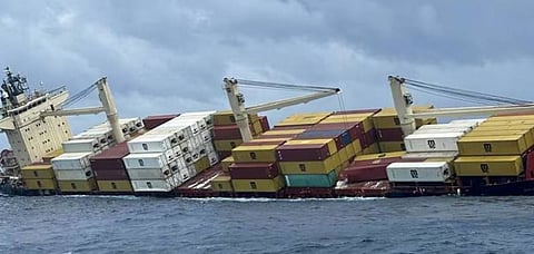 MSC ELSA 3 : 'ദൗത്യം ഒരു വർഷത്തോളം നീളും, കപ്പലിനുള്ളിലെ എണ്ണ നീക്കം ചെയ്യുന്നു': MSC എൽസ 3 കപ്പൽ കടലിൽ നിന്നും പൂർണ്ണമായി ഉയർത്തുന്നത് ശ്രമകരമെന്ന് കമ്പനി