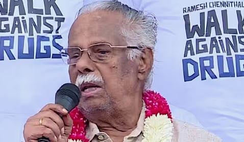 T Padmanabhan : 'ബഹുമാനമില്ലെങ്കിലും ഞാൻ മന്ത്രിയെ 'ബഹു.' എന്ന് വിളിക്കുന്നു': പരിഹാസവുമായി ടി പത്മനാഭൻ