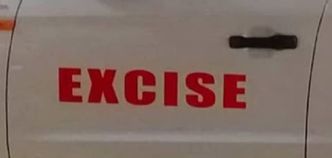 Excise : മദ്യ ലഹരിയിൽ വാഹനമോടിച്ച് ഡിവൈഡറിൽ ഇടിച്ചു കയറ്റി : എക്സൈസ് ഡ്രൈവർ അറസ്റ്റിൽ