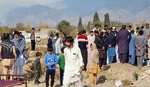 Bomb : ഖൈബർ പഖ്തൂൺഖ്വയിൽ പാക് വ്യോമാക്രമണം : കുട്ടികളടക്കം 30 പേർക്ക് ജീവൻ നഷ്ടമായി