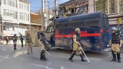 Ladakh clashes : തീവ്രമായ ഏറ്റുമുട്ടൽ : ലഡാക്കിൽ കർഫ്യൂ ഏർപ്പെടുത്തി, കനത്ത സുരക്ഷ, 50 പേർ കസ്റ്റഡിയിൽ