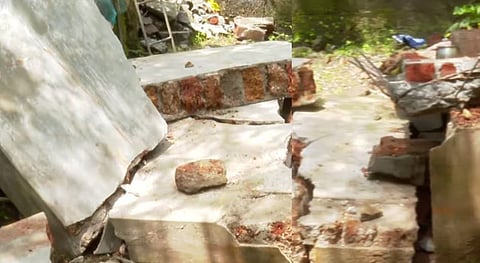 Water tank : വാട്ടർ ടാങ്ക് തകർന്ന് വീണു : കോഴിക്കോട് തൊഴിലാളിക്ക് ദാരുണാന്ത്യം, ഒരാൾക്ക് പരിക്കേറ്റു