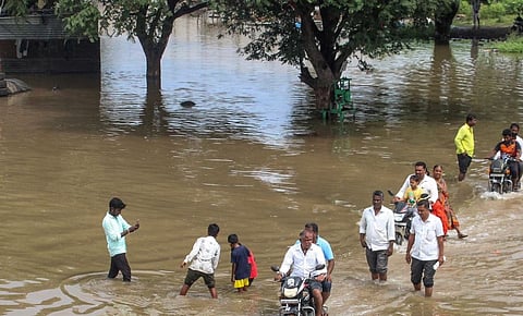 Crops : മഹാരാഷ്ട്രയിൽ 9 വർഷത്തിനിടെ 605 ലക്ഷം ഹെക്ടറിലെ വിളകളെ പ്രകൃതി ദുരന്തങ്ങൾ ബാധിച്ചു: 54,600 കോടി രൂപ ദുരിതാശ്വാസം നൽകി